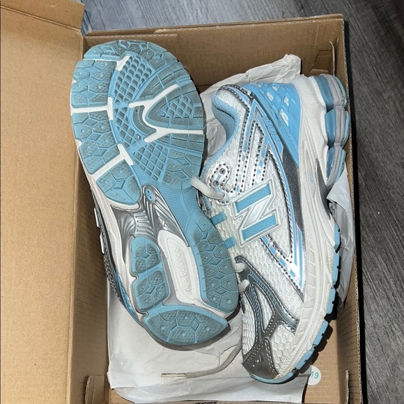 New Balance Kids - Picture 2 of 4